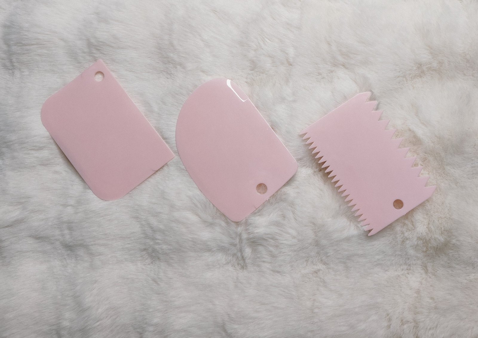 3 pcs pink cake scrapper