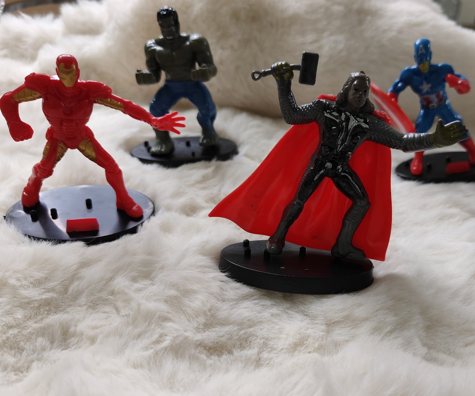 4 pcs Avenger superhero Toy set
